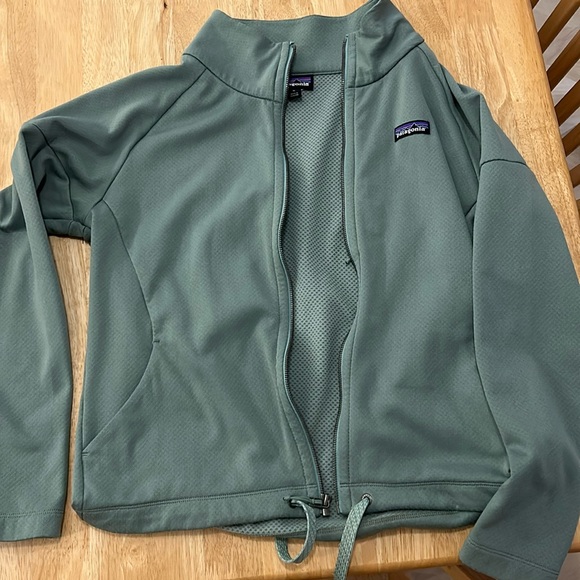Size M Patagonia green zip up - Picture 1 of 3